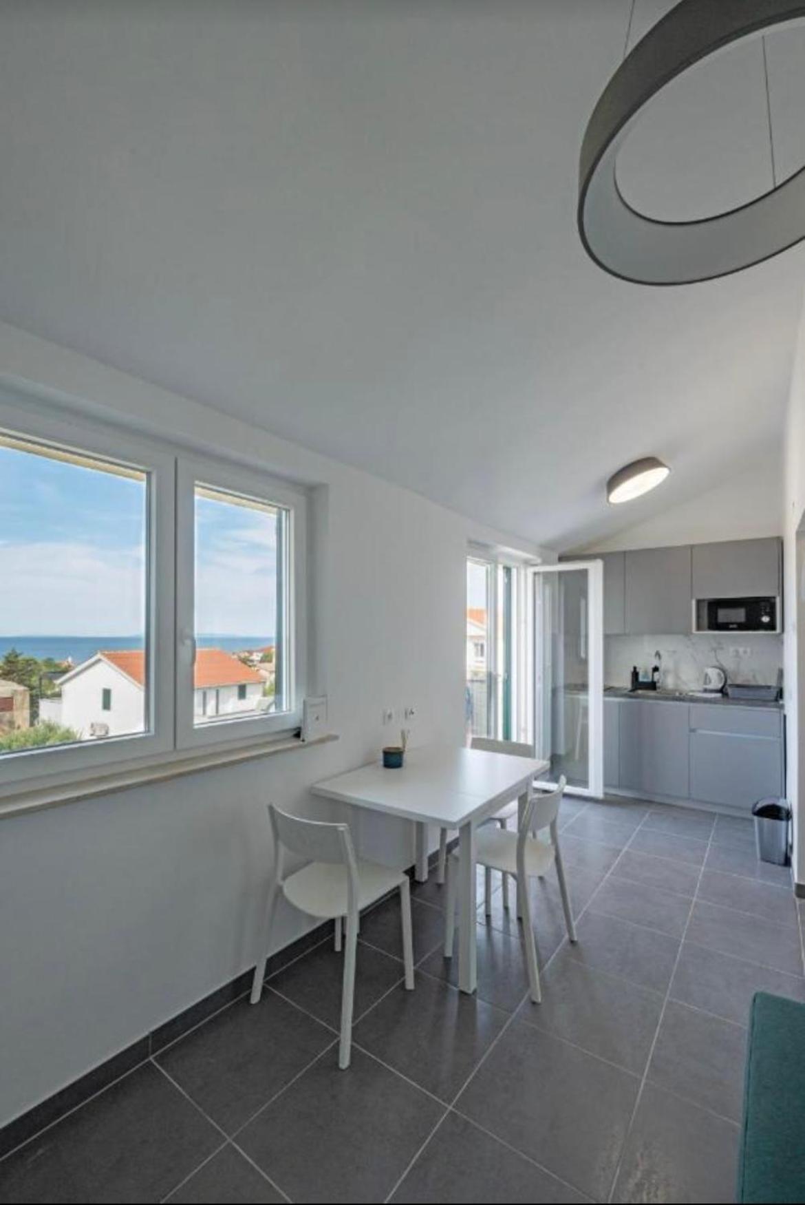 Apartmani Lovren Novalja Exteriör bild